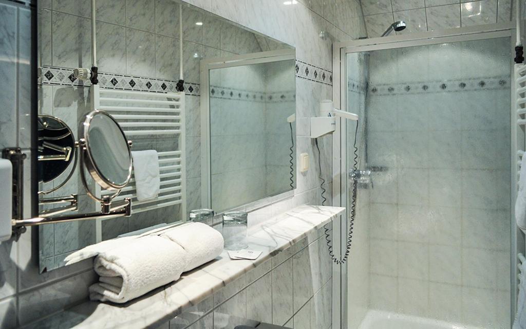 Hotel-Restaurant Schmachtenbergshof إسن المظهر الخارجي الصورة